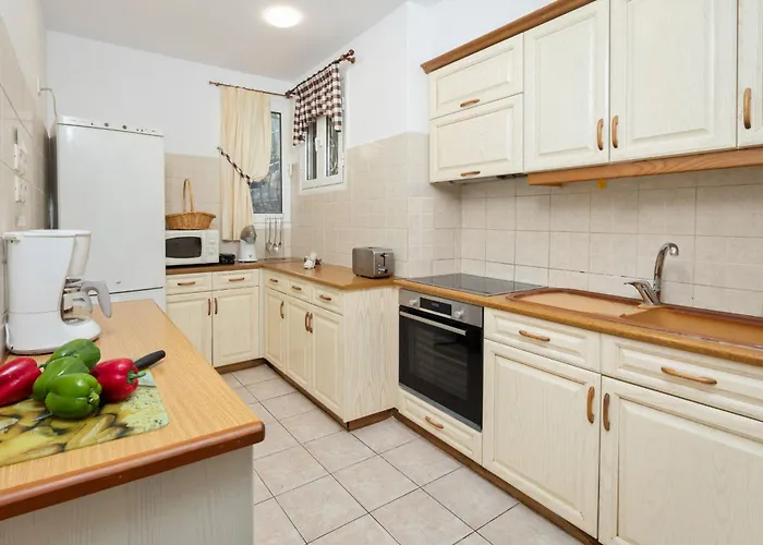 Nafsika Holiday home *