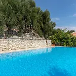 Nyaraló Nafsika *